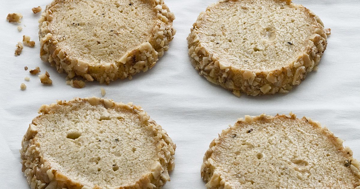 Stilton & Walnut Crackers | Recipes-image