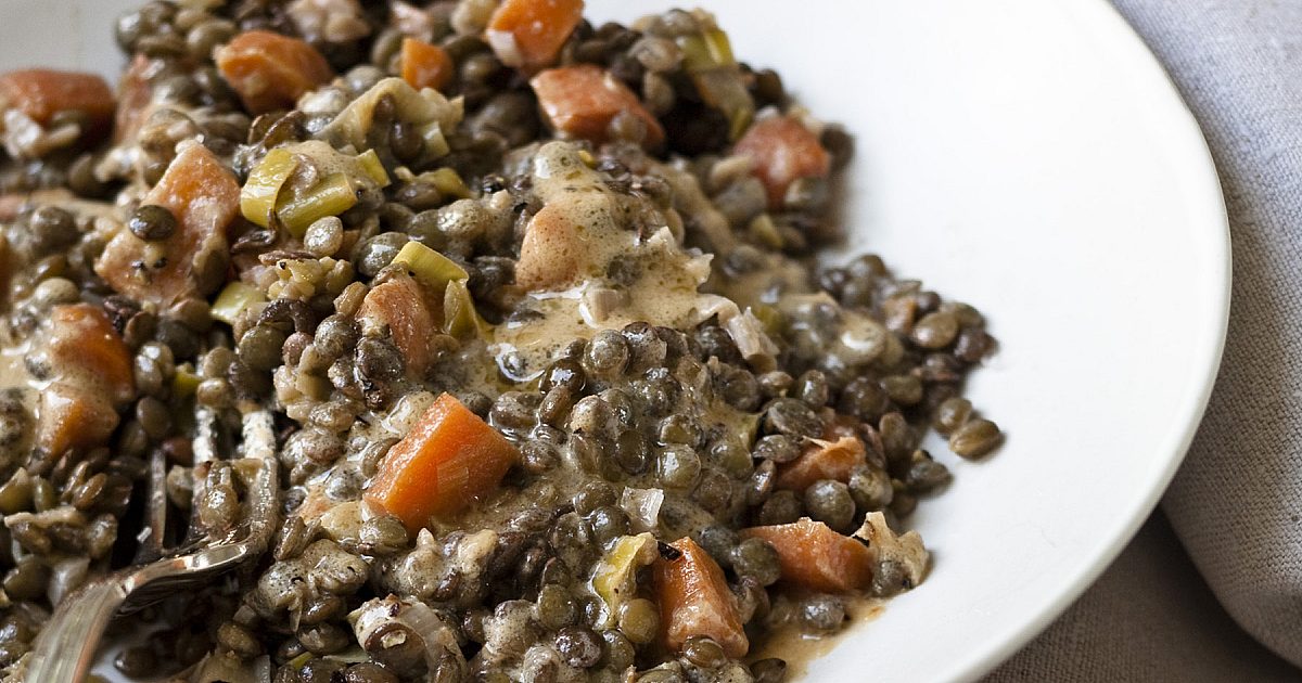 Barefoot Contessa Warm French Lentils Recipes From a mouthwatering coq au vin to a genius tomato soup with grilled cheese croutons, the barefoot contessa helps us look forward to those cooler months with these heartwarming recipes. warm french lentils recipes